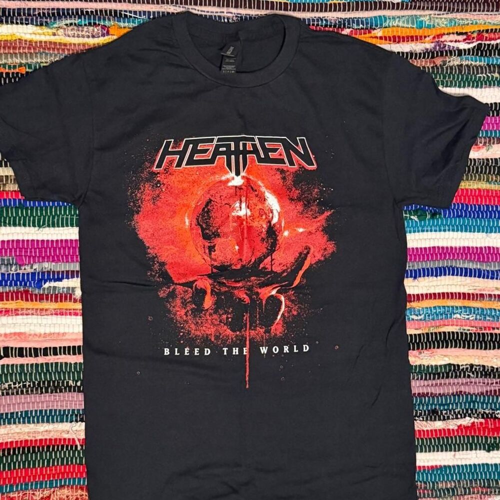 Gildan Men's Black T-shirt